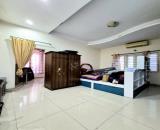 BÁN ĐẤT TẶNG NHÀ GẦN CHỢ THẠNH XUÂN – 105M² FULL THỔ – KHU NHÀ CAO TẦNG, SHR