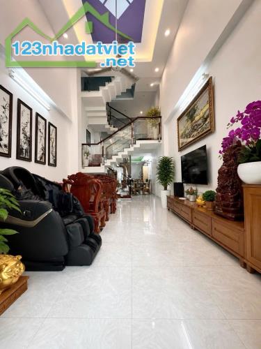 Nhà đẹp Quận 12 đường HT13 1 trệt 3 lầu sân thượng giá 5.6 tỷ - 3