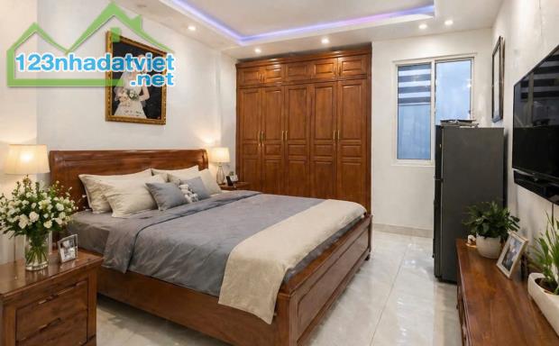 Nhà đẹp Quận 12 đường HT13 1 trệt 3 lầu sân thượng giá 5.6 tỷ - 4
