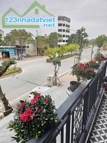 Phúc Lợi 30 tỷ 100m mặt tiền 5m,thang máy, vỉa hè kinh doanh sầm uất - 1