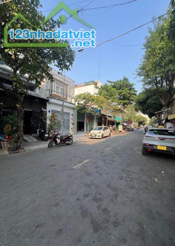 Ngang 4m × 17m, mặt tiền ngay cạnh Nguyễn Sơn, nhà 4 tầng giá 9,5 tỷ - 3