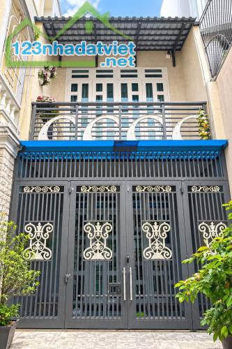 BÁN NHÀ GẦN ĐẦM SEN, HẺM XE HƠI, 74M NỞ HẬU, 2 TẦNG GIÁ 6.X