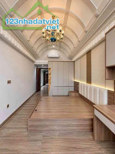 Mặt tiền quận nhất ( 1 ) 5 tầng full nội thất, 60m2 bán chỉ 26,2 tỷ. - 2