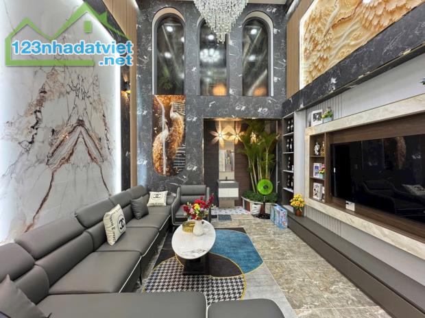 🔥🔥 **CĂN GÓC 2 MẶT TIỀN TX38 – VIEW SÔNG VÀM THUẬT – FULL NỘI THẤT – CHỈ 7.9 TỶ!** 🔥