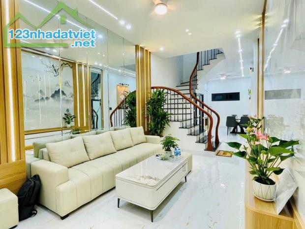 Nhà Thanh Xuân-VF3 đỗ cửa- vài bước ta vành đai 2.5 -Nhà 2 mặt ngõ - tặng hết nội thất-
