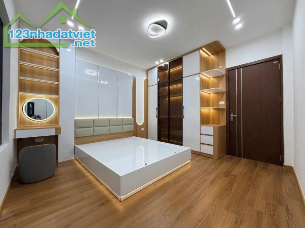 Nhà Thanh Xuân-VF3 đỗ cửa- vài bước ta vành đai 2.5 -Nhà 2 mặt ngõ - tặng hết nội thất-