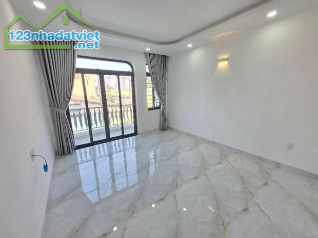 NHÀ ĐẸP HỒ HỌC LÃM 3 TẦNG 100M2 NGANG GẦN 6M NHỈNH 6 TỶ - 1