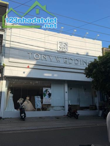 diện tích khủng trung tâm BMT mặt tiền kinh doanh Lê Hồng Phong vip