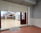 Miếu Hai Xã, nhà 3,5 tầng*48m2 - 3tỷ3, có sân cổng, vài bước chân ra mặt đường oto