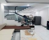 Bán nhà 3 tầng sân cổng còn mới ngõ 113 Vũ Chí Thắng