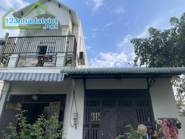NHÀ CẤP 4 NGANG 4,6M – XE HƠI NGỦ TRONG NHÀ – GIÁ CHỈ 4,35 TỶ