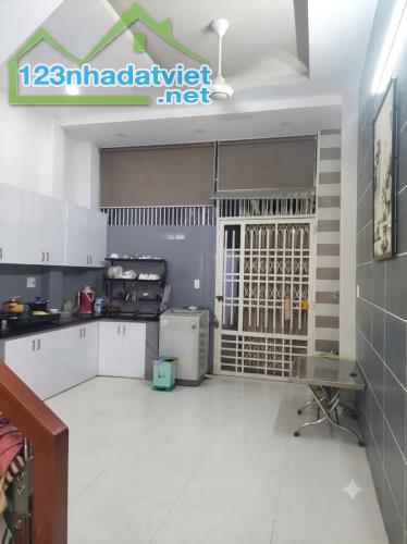 Nhà 2 mặt tiền gần AEON – HXH, 2PN khép kín, giá 5,7 tỷ - 2