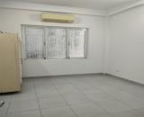 Cho thuê gấp nguyên căn giá rẻ đường Hoàng Mai gần 40m, 3 tầng, 6.5tr/th, Trương Định.