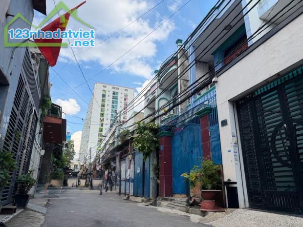 Bán Đất phan văn hớn q12 [ 6 x28 ] hxh 10,8 tỷ