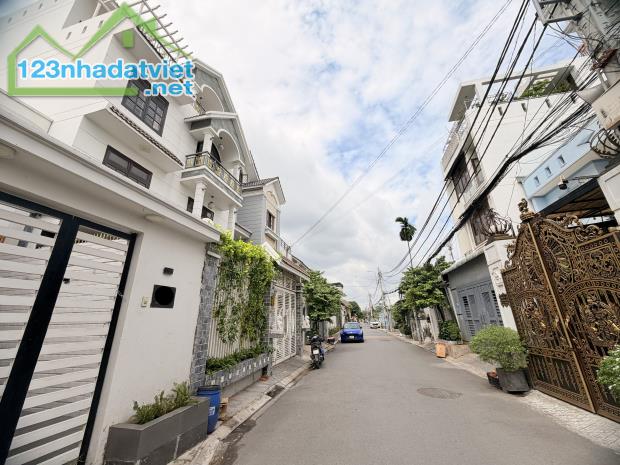 NHÀ 4PN - HẺM Ô TÔ - HBP THỦ ĐỨC - ĐÃ HOÀN CÔNG - CHỈ 5.4 TỶ