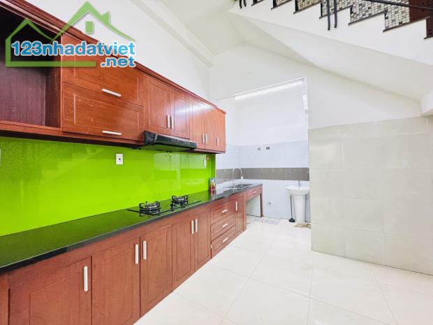Vị trí đắc địa Tân Sơn Nhì gần hẻm ô tô, khu VIP Tân Phú, dân cư ổn định 42m, 4.X tỷ. HIẾM - 2