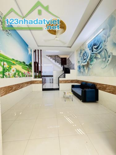 Vị trí đắc địa Tân Sơn Nhì gần hẻm ô tô, khu VIP Tân Phú, dân cư ổn định 42m, 4.X tỷ. HIẾM - 1