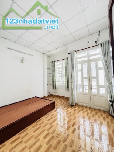 Vị trí đắc địa Tân Sơn Nhì gần hẻm ô tô, khu VIP Tân Phú, dân cư ổn định 42m, 4.X tỷ. HIẾM - 3