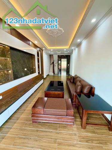 Bán nhà 5 tầng thang máy mới đẹp Lê Đại Hành, 38m2, mặt tiền 4.4m, 14 tỷ