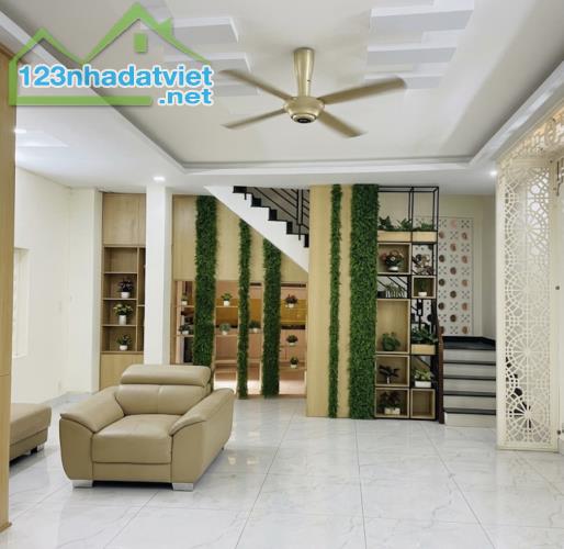 💋TRƯỜNG THỌ - Mặt tiền Đ SỐ 2 -💰Chỉ 8tỷ5 💋107m2 Diện tích công nhận - 5PN 👉Mặt tiền - 5