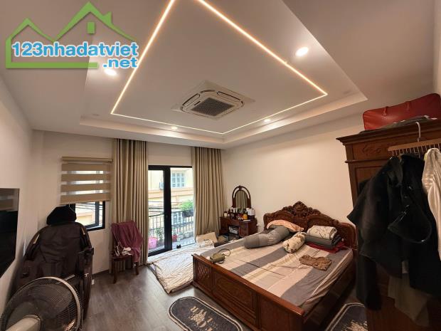 Nhà mặt ngõ 184 Đê Trần Khát Chân, 60m2 MT 4.6m, giá 15.6 tỷ có TL, 0985868893