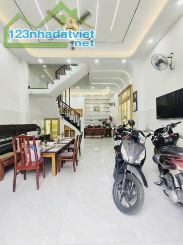 Nhà mới xây 3 tầng, hẻm 6m thông, cạnh Celadon, 6.5 tỷ - 5