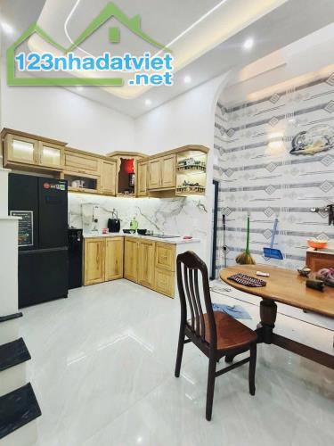 Nhà mới xây 3 tầng, hẻm 6m thông, cạnh Celadon, 6.5 tỷ - 4