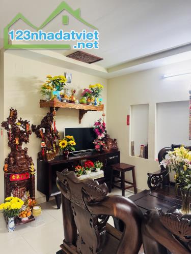 💥💥💥SÁT MẶT TIỀN-NGAY CHỢ PHẠM VĂN BẠCH-2 TẦNG BTCT-DT 5.4Mx18M-Ô TÔ ĐỖ CỬA - 3