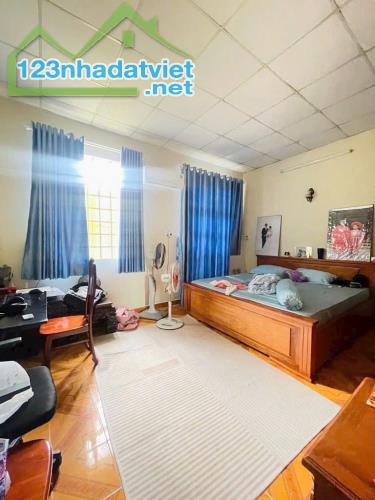 💥💥💥SÁT MẶT TIỀN-NGAY CHỢ PHẠM VĂN BẠCH-2 TẦNG BTCT-DT 5.4Mx18M-Ô TÔ ĐỖ CỬA - 5