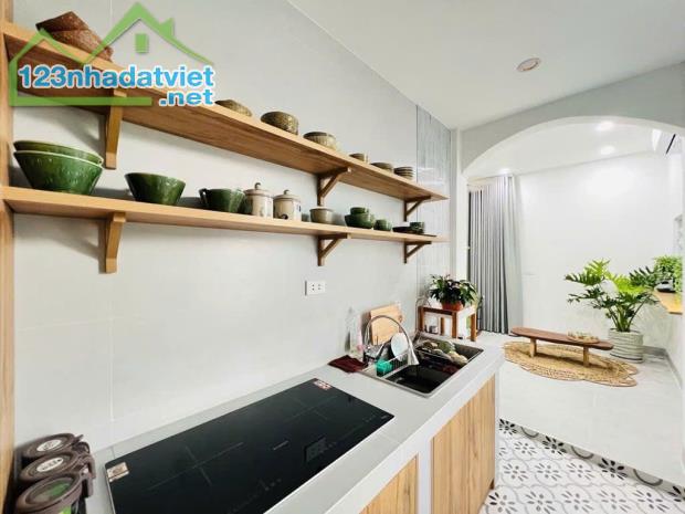 Bán căn hộ mặt phố Chợ Hàng Da - lô góc - sổ 40m2 - DTSD 60m2 x 2 ngủ, cho thuê homestay - 3