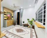 Bán căn hộ mặt phố Chợ Hàng Da - lô góc - sổ 40m2 - DTSD 60m2 x 2 ngủ, cho thuê homestay