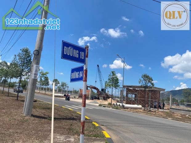 BÁN 3 LÔ ĐẤT LIỀN KỀ KCN ĐẤT ĐỎ 1, BRVT