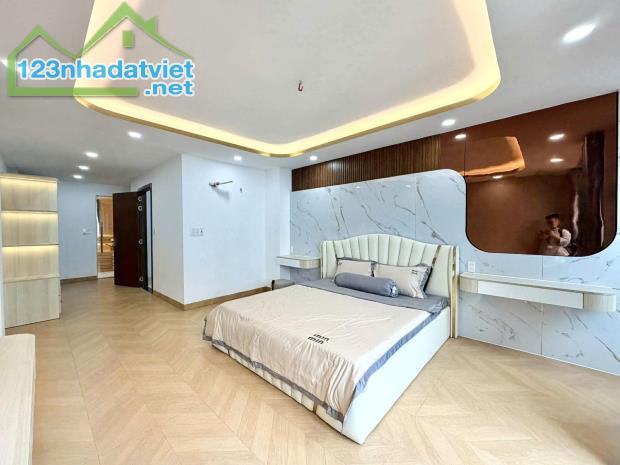 NHÀ LÊ QUANG ĐỊNH XÂY MỚI 100% - SÂN ĐẬU ĐƯỢC 10 OTO - 10.5 TỶ - 4