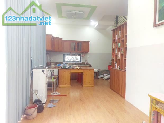 Nhà 3 tầng gồm 2 căn – Dt 213m² – NỞ HẬU – Phù hợp CHDV - 2
