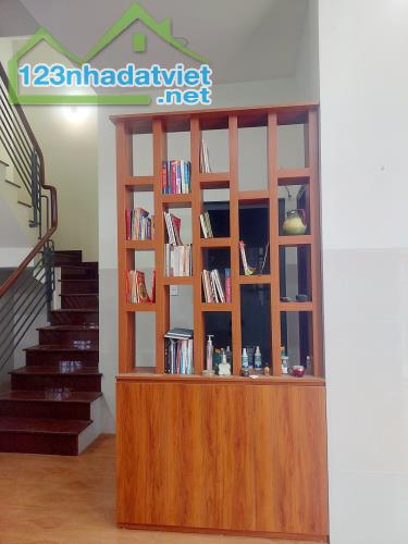 Nhà 3 tầng gồm 2 căn – Dt 213m² – NỞ HẬU – Phù hợp CHDV - 3