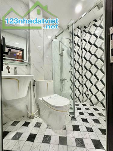 NHÀ HXH 6M NGUYỄN TƯ GIẢN - 50m2 5 TẦNG THANG MÁY - 9.35 TỶ