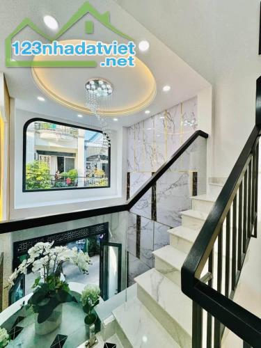 SIÊU PHẨM HẺM XE HƠI THÔNG NGUYỄN KIỆM – 3 TẦNG ĐẸP LUNG LINH CHỈ NHỈNH 5 TỶ