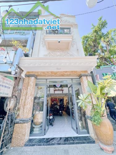 Bán nhà 4 tầng (4X20m) mặt tiền đường Phạm Thế Hiển Phường 3 Quận 8