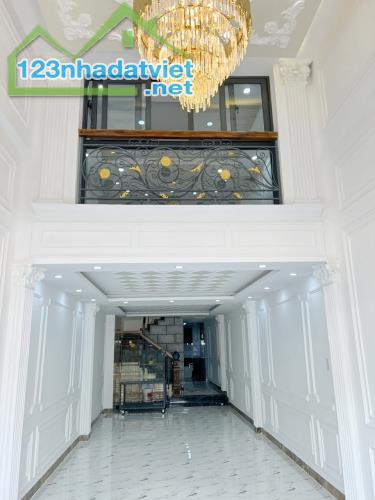 Bán nhà 4 tầng (4X20m) mặt tiền đường Phạm Thế Hiển Phường 3 Quận 8 - 1