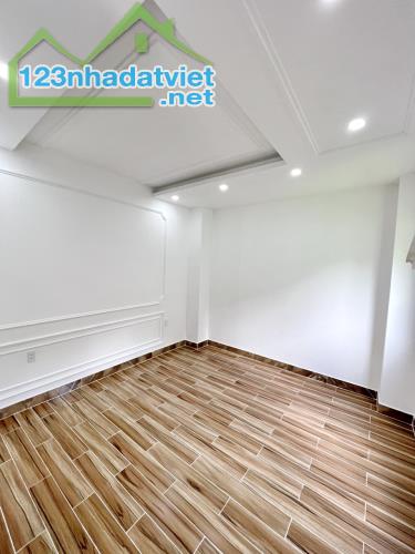 Bán nhà 4 tầng (4X20m) mặt tiền đường Phạm Thế Hiển Phường 3 Quận 8 - 4
