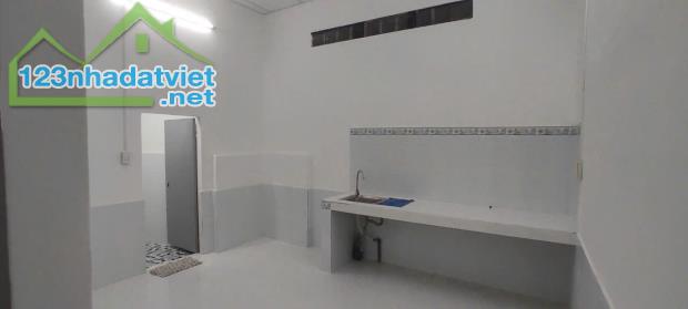 Nhà mặt tiền tân hoà 2 hiệp phú Diện tích. 70m, cấp. 4