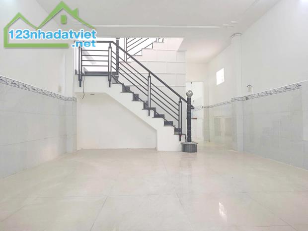 Bán nhà 1 lầu (4x12m) gần mặt tiền đường Dương Bá Trạc P.1 Quận 8 - 1