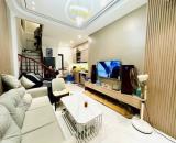 Cần Tiền Bán Gấp Nhà Ngô Gia Tự, Long Biên 6,8 tỷ , 5T, 33m2