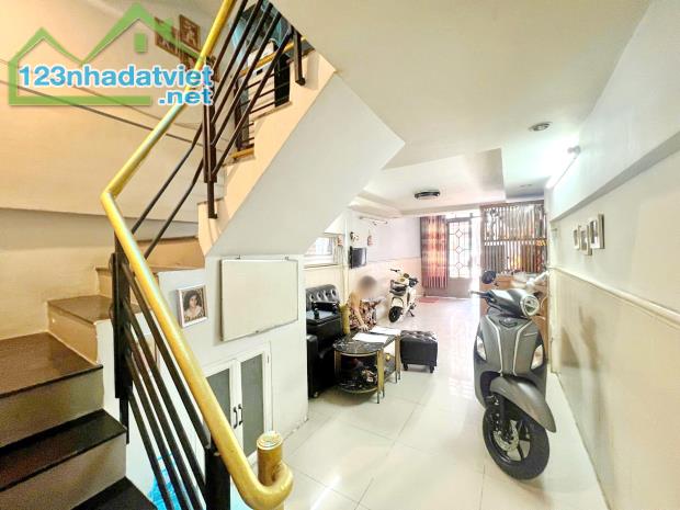 Bán nhà 3 tầng mặt tiền đường NB Hưng Phú P.Chánh Hưng Quận 8 - 1