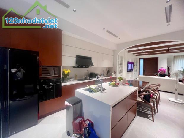 Bán biệt thự LK 5 tầng khu đô thị Việt Hưng Long Biên , view vườn hoa - 2