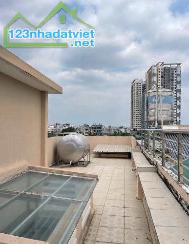 Bán nhà quận 8. Diện tích 221,5m2. Kết cấu 5 tầng BTCT 5PN 5WC.