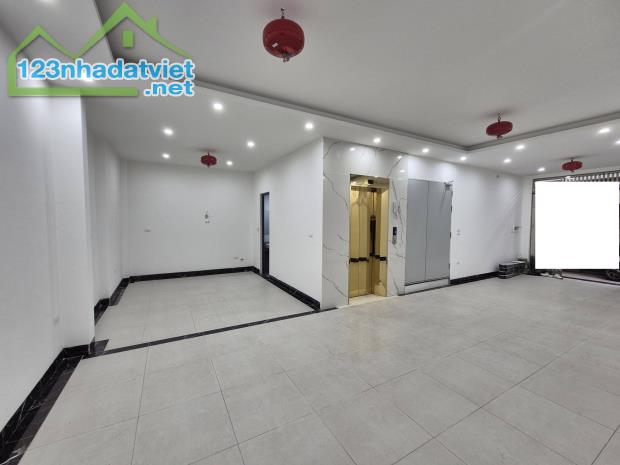 Tòa CCMN Bạch Mai chỉ 10m ra phố, 67m2 có 10 căn hộ, giá 24.5 tỷ có TL, 0985868893