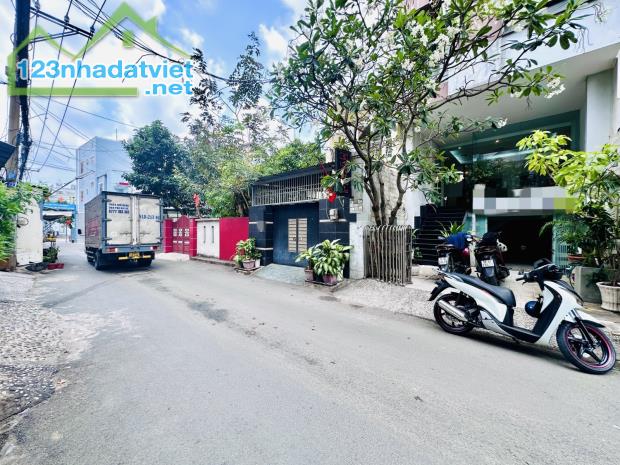 KHÁCH SẠN PHAN HUY ÍCH 17 PHÒNG THANG MÁY - ĐỐI DIỆN EMART - 125m2 - 18.9 TỶ - 4