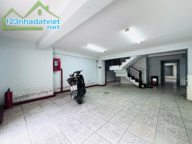 KHÁCH SẠN PHAN HUY ÍCH 17 PHÒNG THANG MÁY - ĐỐI DIỆN EMART - 125m2 - 18.9 TỶ