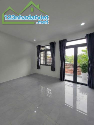 SIÊU PHẨM NHỈNH 7 TỶ - GÒ VẤP-  DƯƠNG QUẢNG HÀM  - HẺM XE HƠI-DT: 36M2 - 3